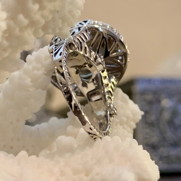 Sterling Silver 925 Blue Topaz Halo Ring Size: 5 - Picture 3 of 9